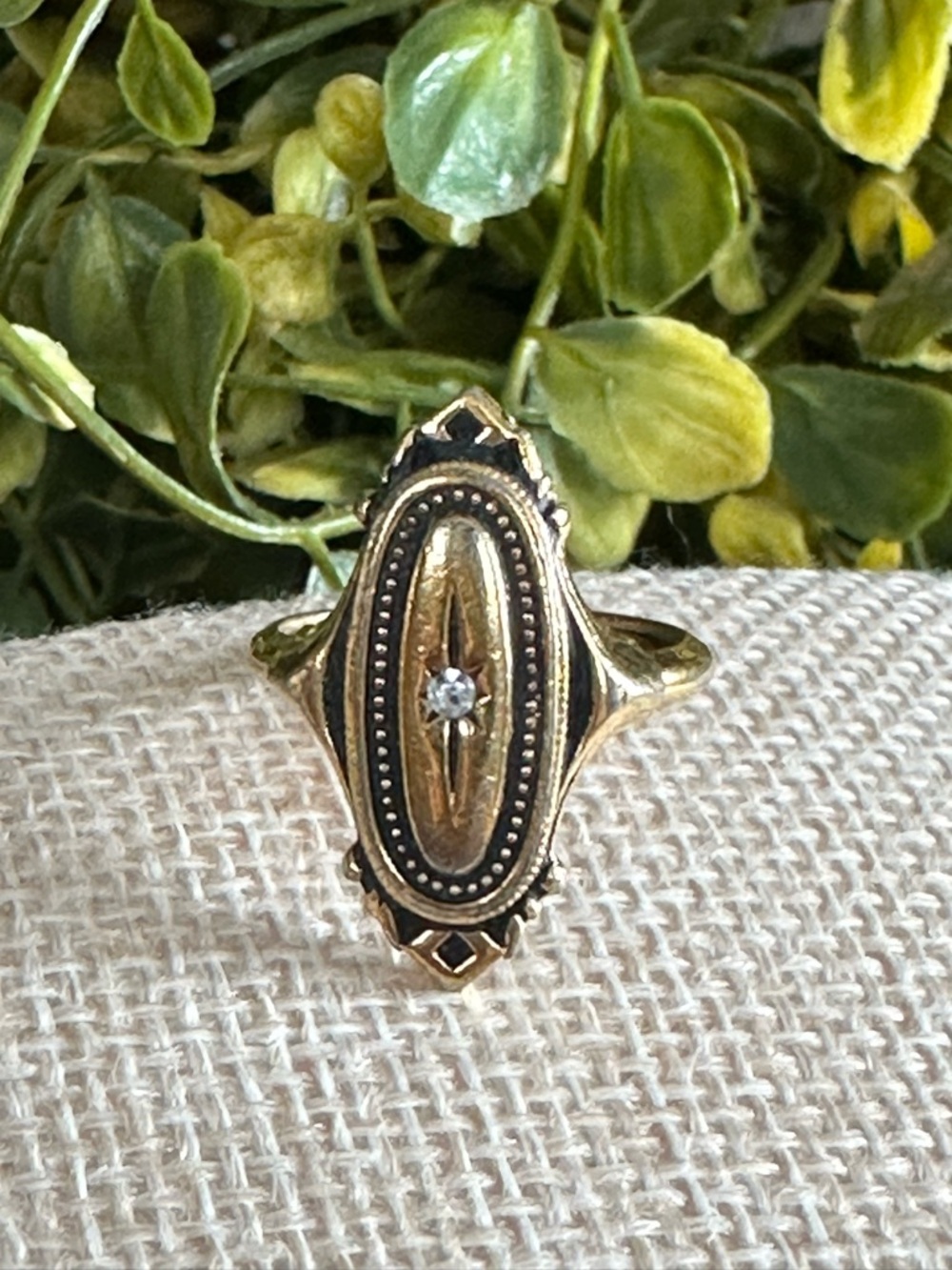 Vintage 1976 Avon Kensington Ring